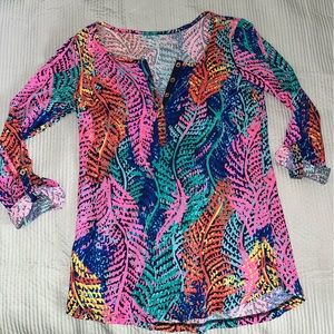 Lilly Pulitzer Size Small S rolled up shirt top electric feel